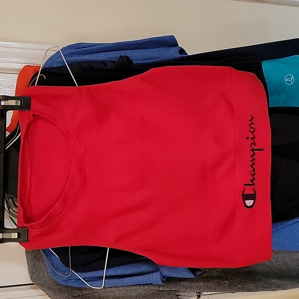 Champion women crop top red